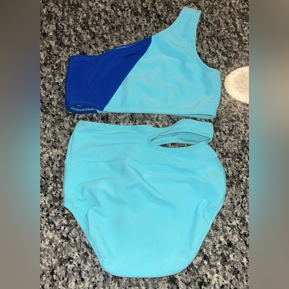 PUC adorable custom dance convention wear! - Picture 2 of 4